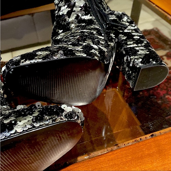 KENDALL + KYLIE women 7 Sequin ankle heel boot - Picture 2 of 2